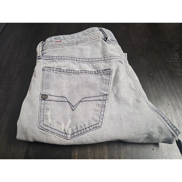 Diesel Basic Jeans Mens 33 Light Wash Straight Leg Button Fly Distressed(HL4) - Picture 13 of 13